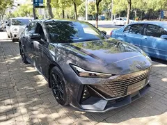 2022 Changan UNI-V 1.5T Premium — фото 4