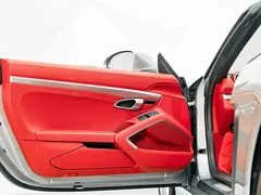 2022 Porsche 718 Boxster 2.0T — фото 18