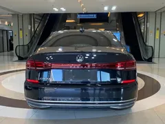 2022 Volkswagen Passat 330TSI Elite, чёрный — фото 15