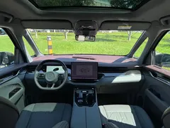 2024 Zeekr 009 7-seat 4WD 108kWh — фото 19