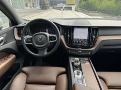 2022 Volvo XC60 4WD Luxury, белый — фото 8