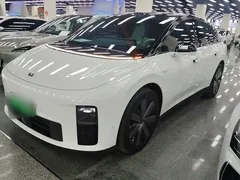 2025 Li Auto i6 4WD Standard, белый — фото 1