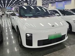2025 Li Auto i6 4WD Standard, белый — фото 4