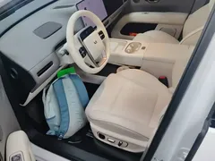 2025 Li Auto i6 4WD Standard, белый — фото 15