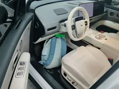 2025 Li Auto i6 4WD Standard, белый — фото 16