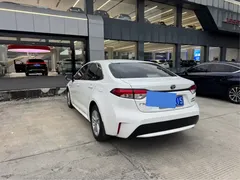 2022 Toyota Levin Hybrid 1.8H E-CVT Luxury, белый — фото 5
