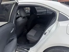 2022 Toyota Levin Hybrid 1.8H E-CVT Luxury, белый — фото 7