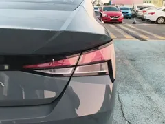 2022 Hyundai Elantra 1.5L CVT GLX Elite — фото 8