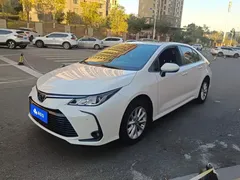2021 Toyota Corolla 1.2T S-CVT Elite Plus, белый — фото 1