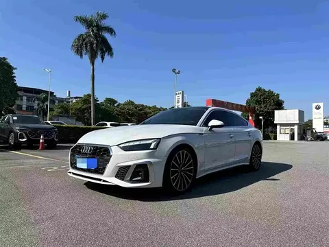 2023 Audi A5 Sportback 40 TFSI quattro Luxury Dynamic