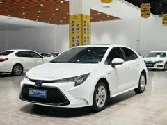 2022 Toyota Levin Hybrid 1.8H E-CVT Luxury, белый — фото 1