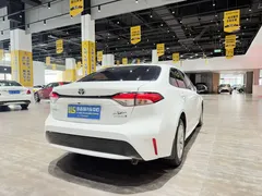 2022 Toyota Levin Hybrid 1.8H E-CVT Luxury, белый — фото 4