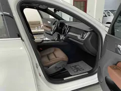 2024 Volvo XC60 4WD Luxury, белый — фото 7