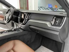 2024 Volvo XC60 4WD Luxury, белый — фото 8