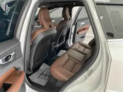 2024 Volvo XC60 4WD Luxury, белый — фото 13