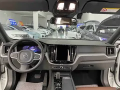 2024 Volvo XC60 4WD Luxury, белый — фото 14