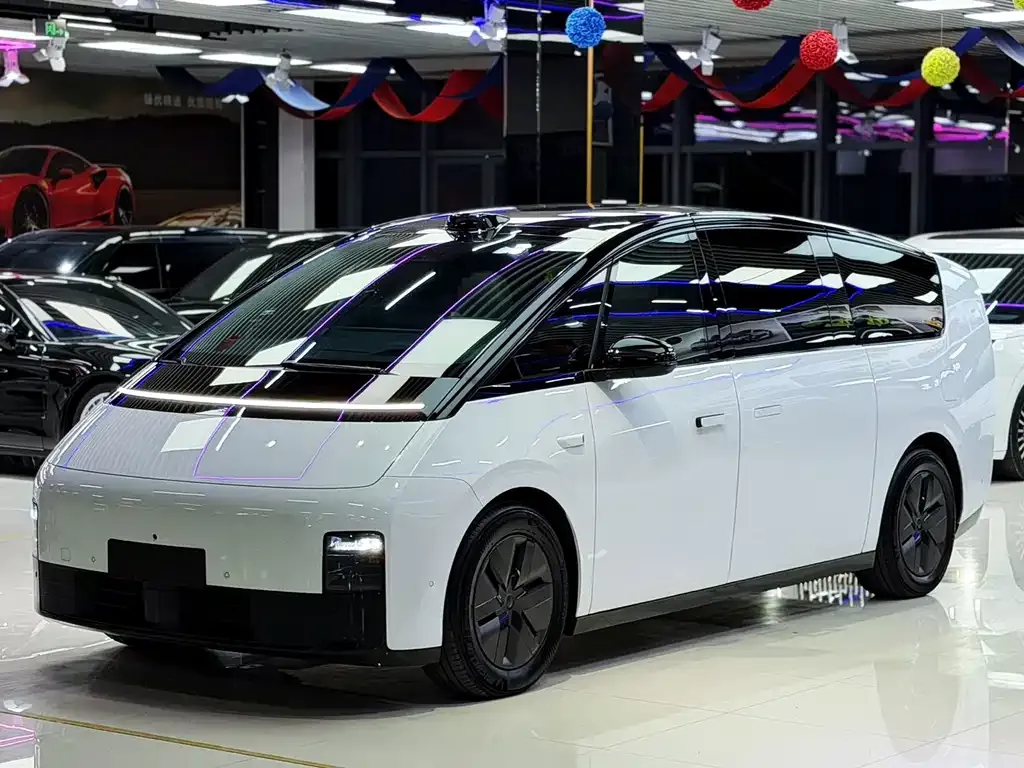 2024 Li Auto MEGA Ultra