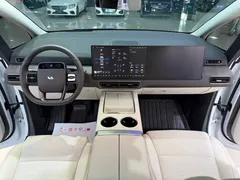 2024 Li Auto MEGA Ultra, белый — фото 5