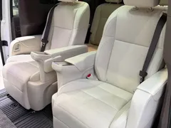 2024 Li Auto MEGA Ultra, белый — фото 9