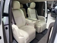2024 Li Auto MEGA Ultra, белый — фото 12