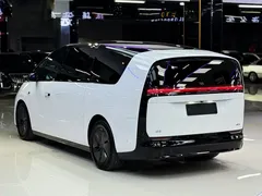 2024 Li Auto MEGA Ultra, белый — фото 14