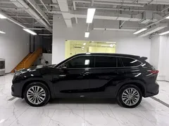 2022 Toyota Highlander 2.5L Hybrid 4WD Ultimate 7-seat, чёрный — фото 3