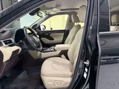 2022 Toyota Highlander 2.5L Hybrid 4WD Ultimate 7-seat, чёрный — фото 10