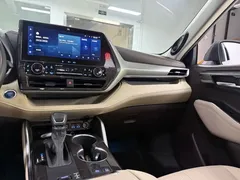 2022 Toyota Highlander 2.5L Hybrid 4WD Ultimate 7-seat, чёрный — фото 19