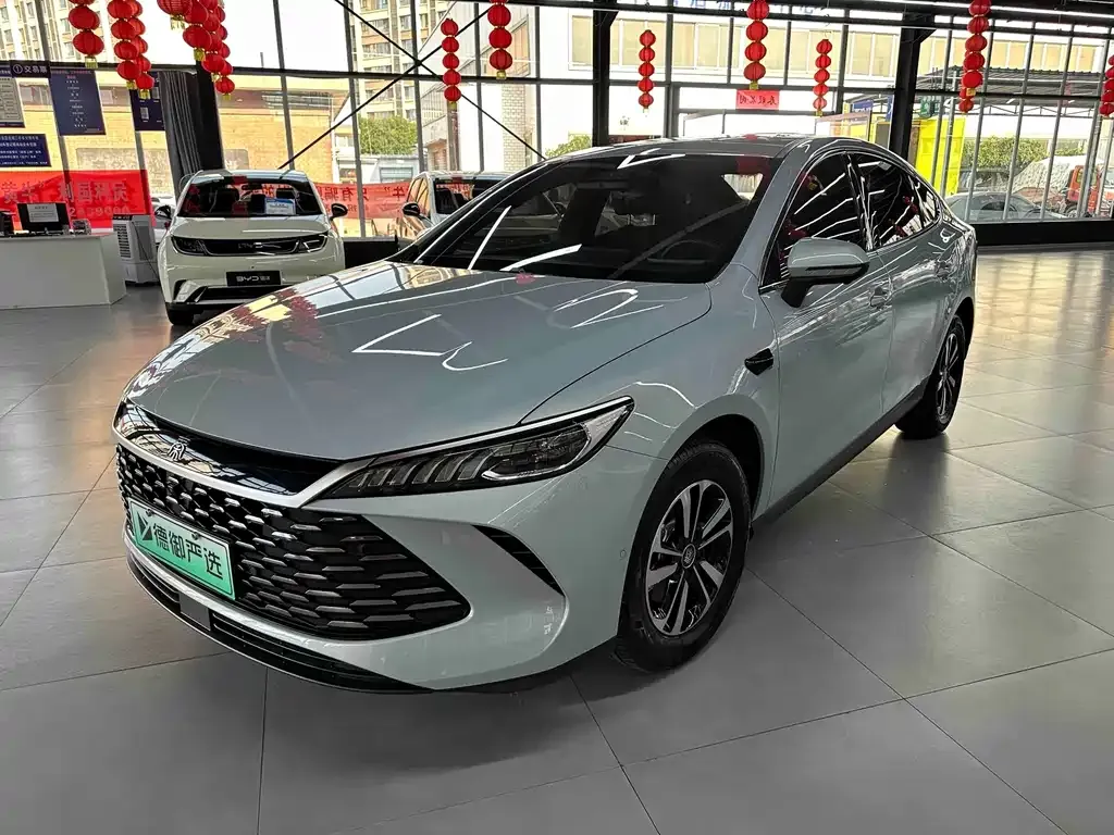 2025 BYD Qin PLUS DM-i PHEV 120KM