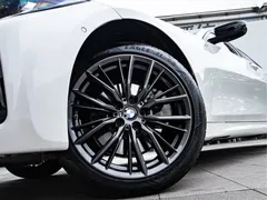 2022 BMW 3 Series 330i M Sport Night Package, белый — фото 6