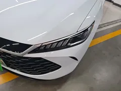 2025 BYD Qin PLUS DM-i PHEV Smart Driving 55km Leading, белый — фото 24
