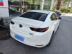 2021 Mazda 3 2.0L AT, белый — фото 7