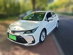 2021 Toyota Corolla 1.2T S-CVT Luxury, белый — фото 1
