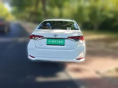 2021 Toyota Corolla 1.2T S-CVT Luxury, белый — фото 2