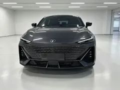 2022 Changan UNI-V 1.5T Premium — фото 2