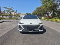 2022 Changan UNI-V 1.5T Sport, белый — фото 2