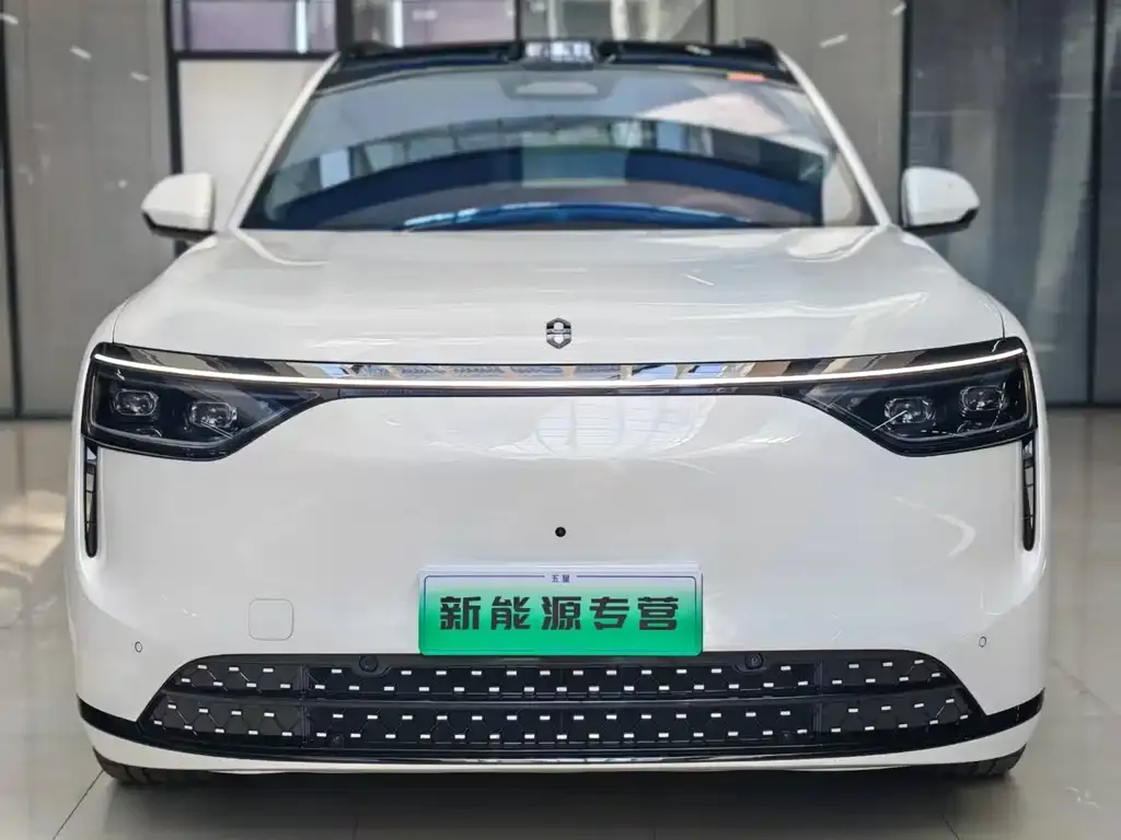 2025 Aito M8 EREV Max 53.4kWh 5-seat 896-line LiDAR