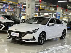 2022 Hyundai Elantra 1.5L CVT LUX Premium, белый — фото 1
