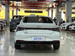 2022 Hyundai Elantra 1.5L CVT LUX Premium, белый — фото 7