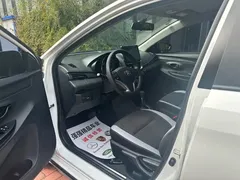 2022 Toyota Yaris L Zhixuan 1.5L CVT Leading Plus, белый — фото 14