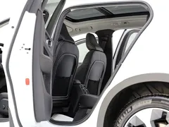 2023 Volvo XC40 4WD Luxury, белый — фото 6