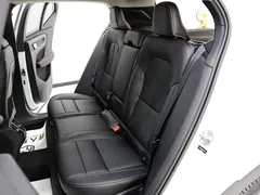 2023 Volvo XC40 4WD Luxury, белый — фото 8