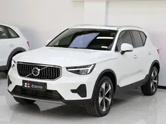 2023 Volvo XC40 4WD Luxury, белый — фото 19