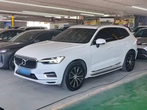 2021 Volvo XC60 4WD Luxury