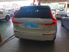 2021 Volvo XC60 4WD Luxury, белый — фото 6