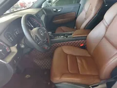 2021 Volvo XC60 4WD Luxury, белый — фото 15