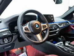 2021 BMW 5 Series 525Li M Sport Package, чёрный — фото 12