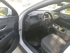 2025 BYD Qin PLUS DM-i PHEV 120KM, белый — фото 16