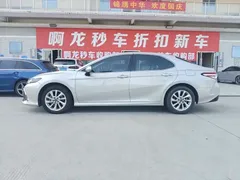 2021 Toyota Camry 2.0G Luxury — фото 3