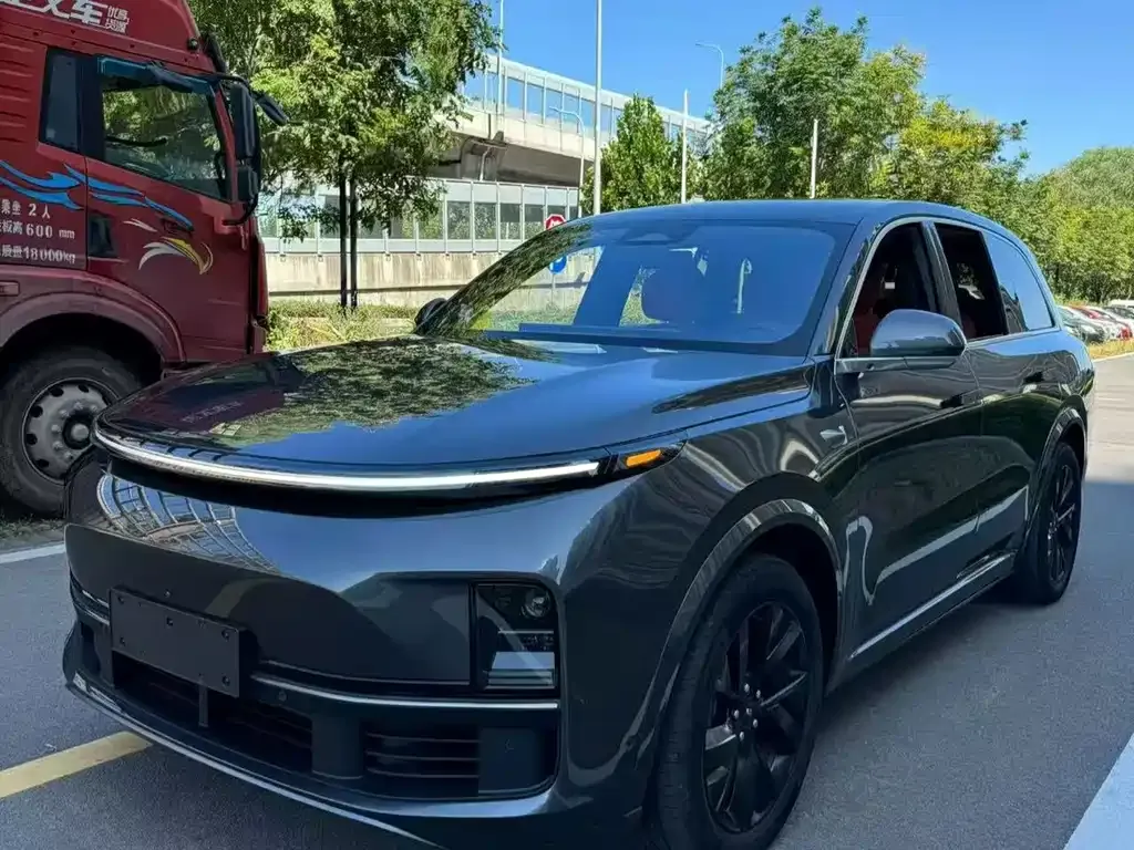 2023 Li Auto L8